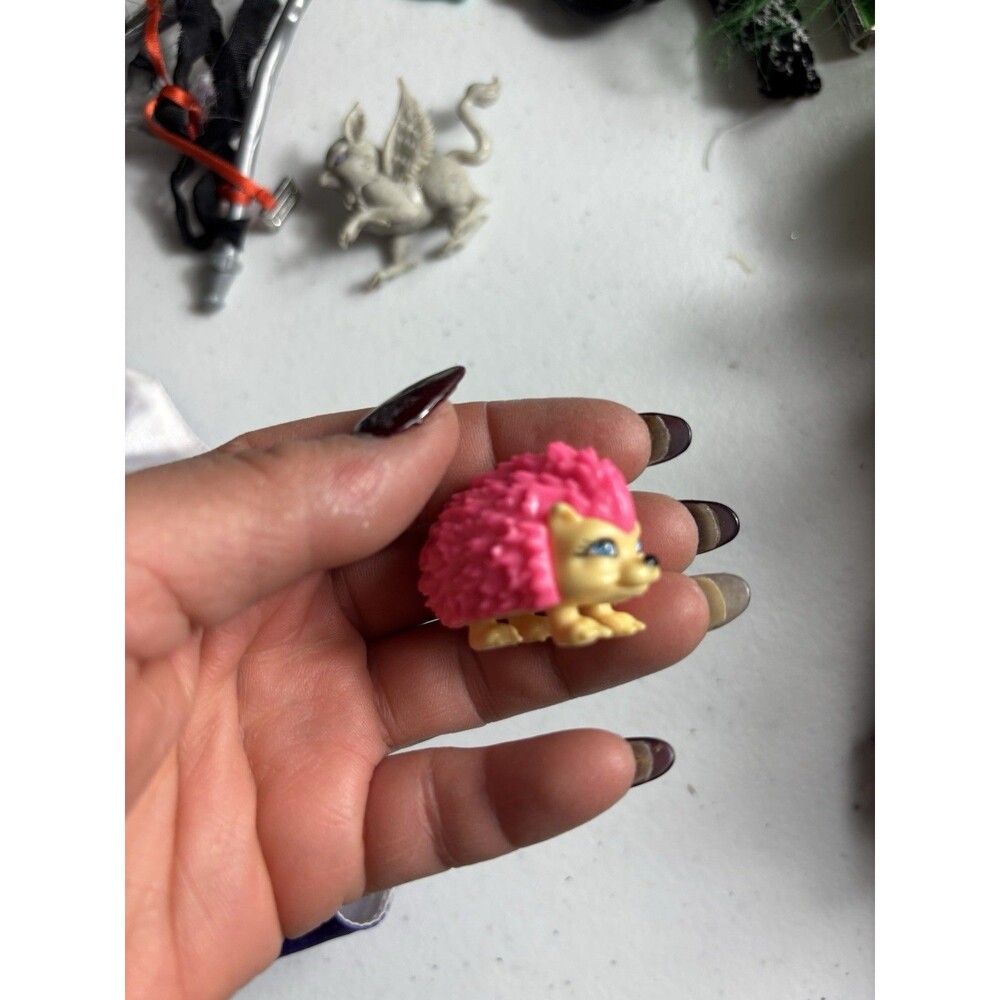 Monster High doll accessories 13 Wishes Howleen Wolf Doll Pet Hedgehog Cushion